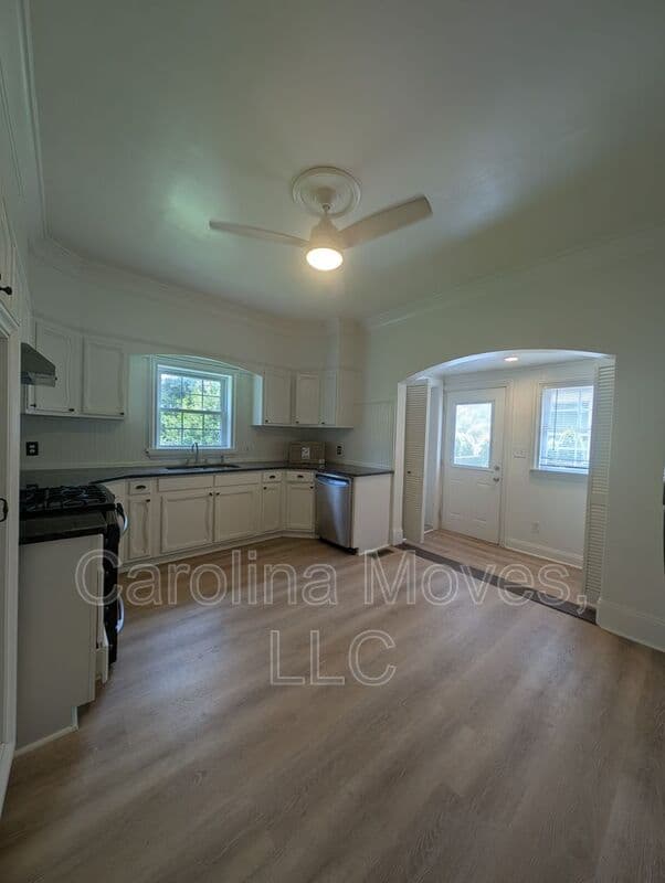 Greenville House: 38 Blake St