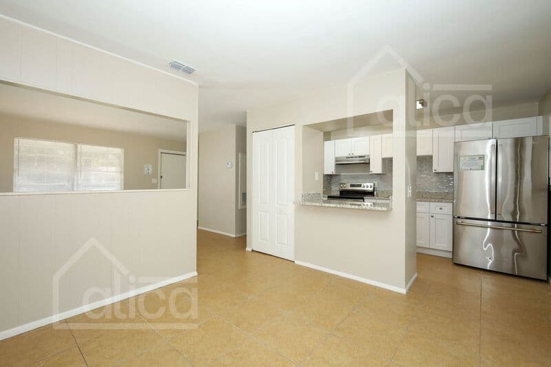 Orlando House: 1700 Ravenall Ave