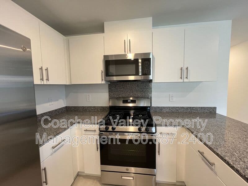 Indio House: 79225 Valor Ln