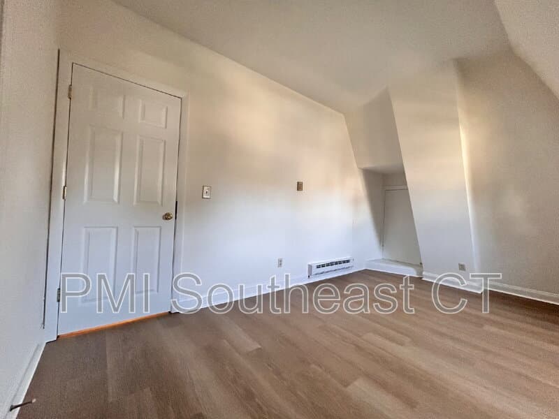 New London Condo: 285 Montauk Avenue
