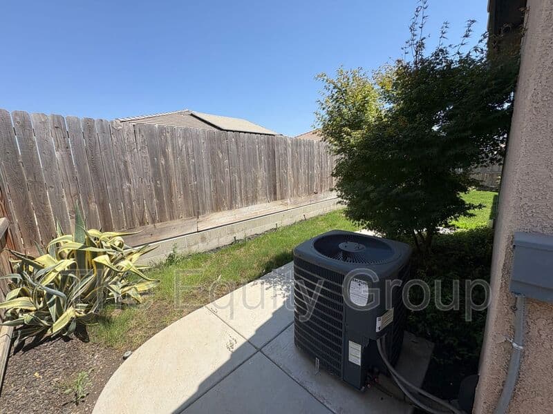 Tulare House: 3272 Manchester St