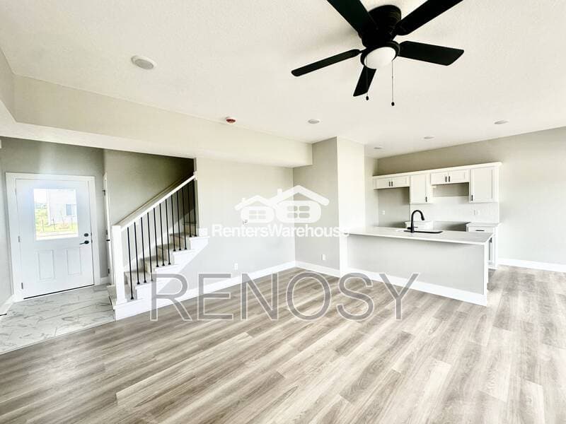 Des Moines Townhome: 7000 Lake Hill Drive