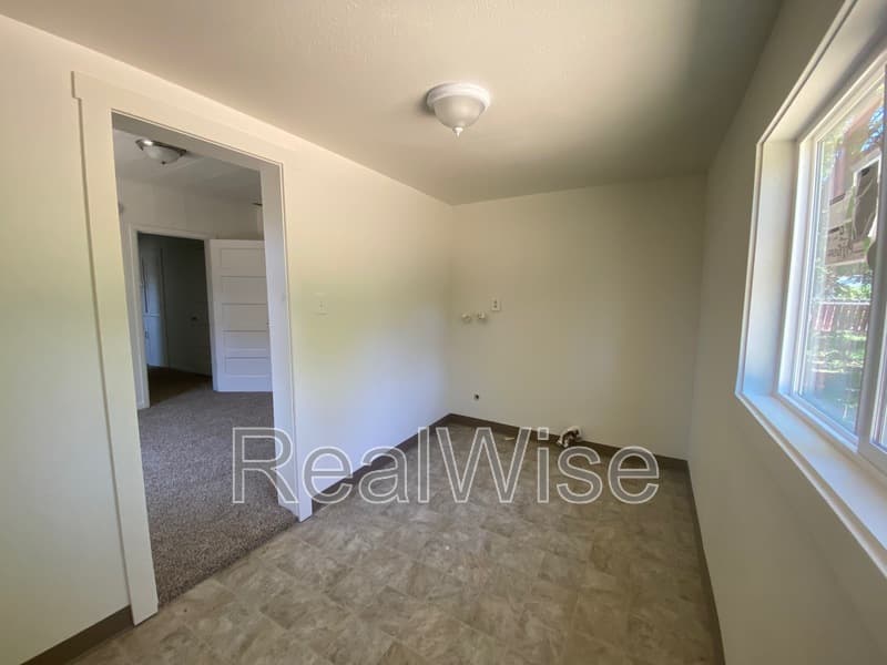 Medford House: 512 Pearl St