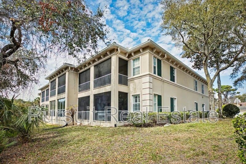 Sawgrass House: 100 Bermuda Bay Circle #104