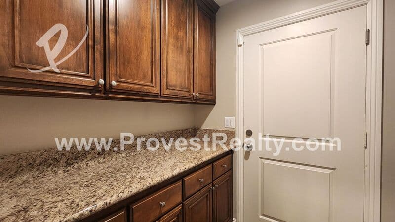 Hesperia House: 17907 Birch St