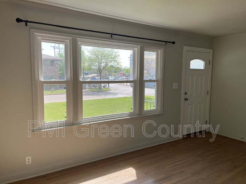 Tulsa House: 4326 S Owasso Ave