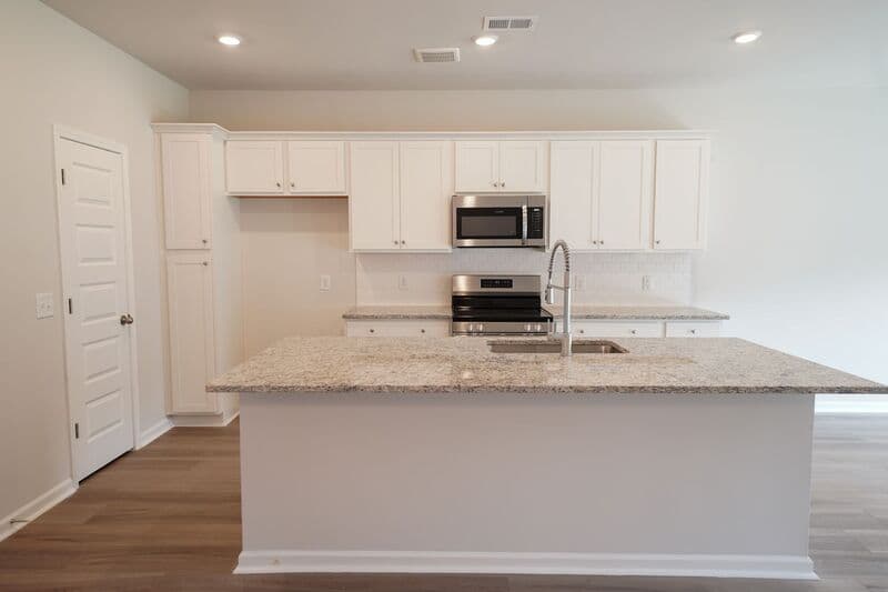 Bloomingdale House: 118 Seagrass Way