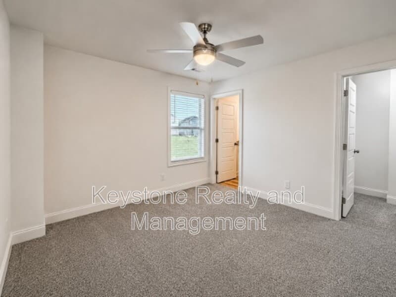 Clarksville Apartment: 919 Martin Street