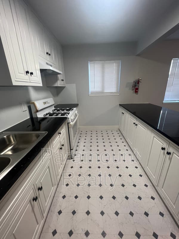 Richmond Condo: 171 22nd St.
