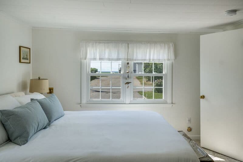Wells House: 240 Island Beach Road