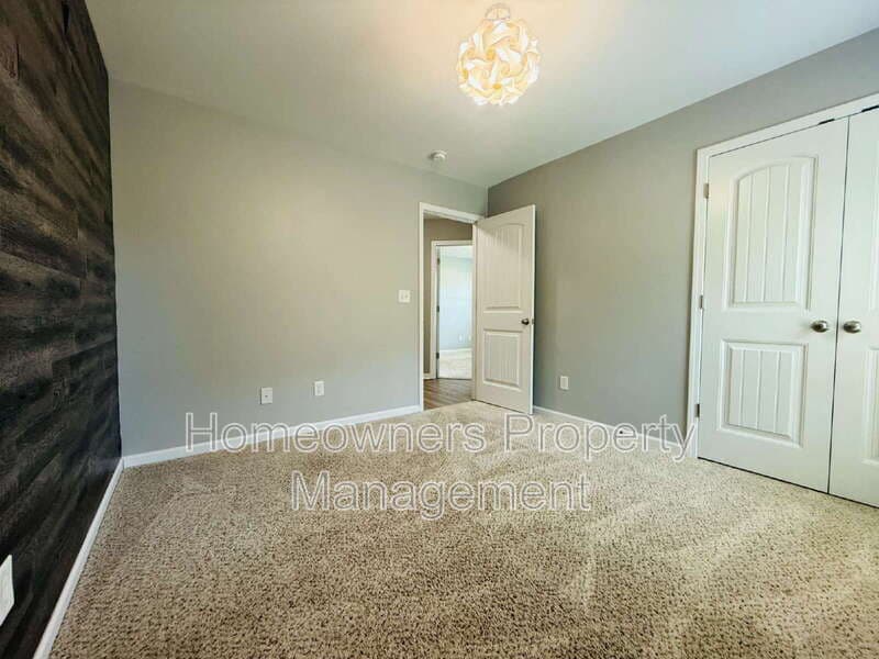 Raeford House: 152 Ladden Ln