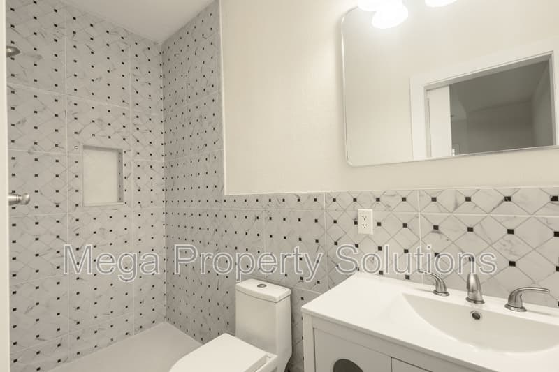 Tampa House: 910 East Osborne Avenue