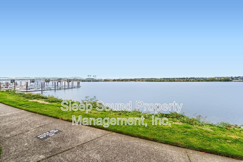Portland Condo: 201 N Hayden Bay Dr