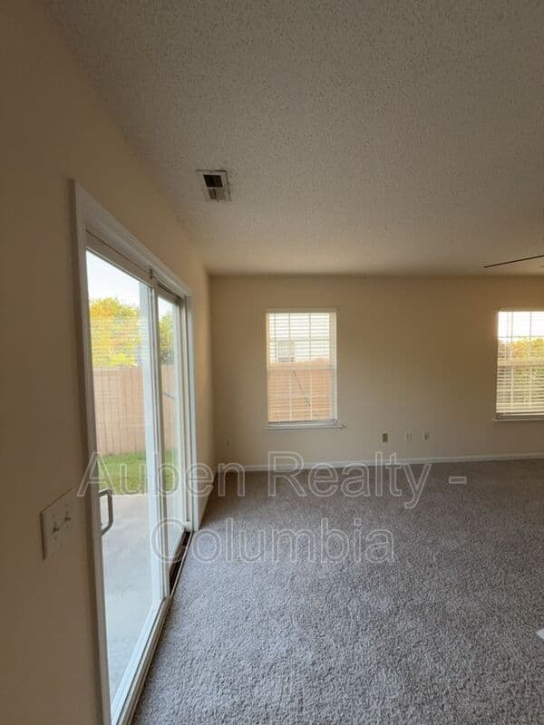 Lexington House: 420 Cape Jasmine Way