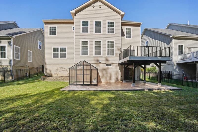 Fredericksburg House: 1100 Wright Court