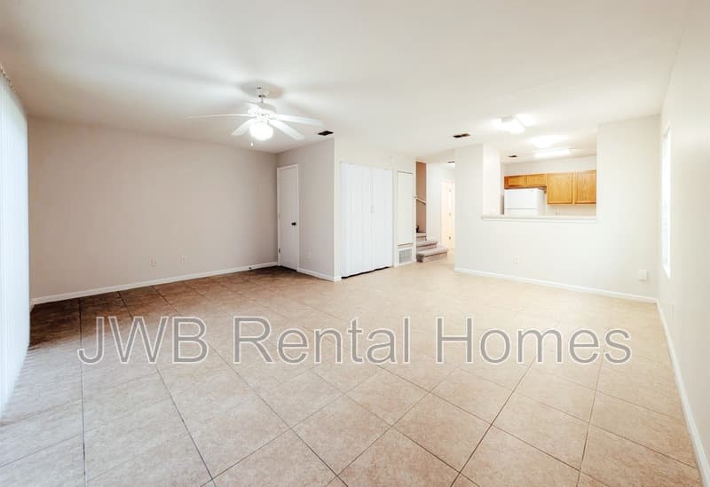 Atlantic Beach Townhome: 90 W 6th St