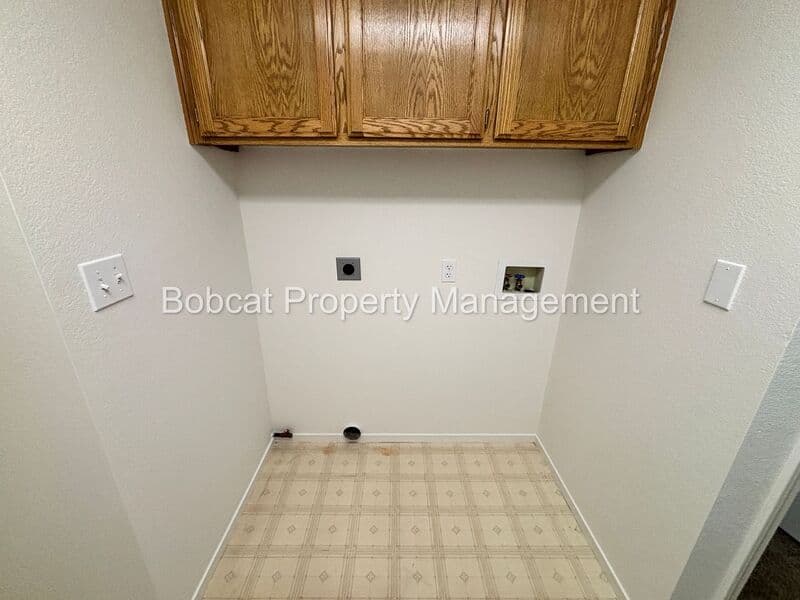 Carson City House: 707 Armory Ln