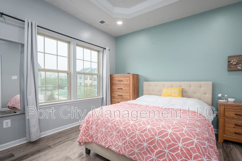 Brooklyn Park Townhome: 112 Patapsco Land Way