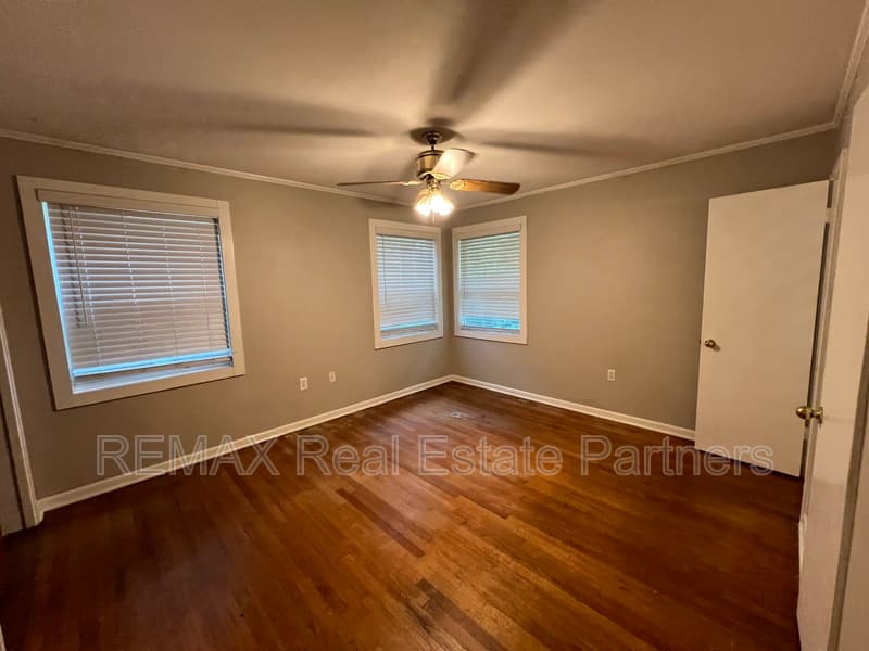 Hattiesburg House: 105 Rainbow Cir