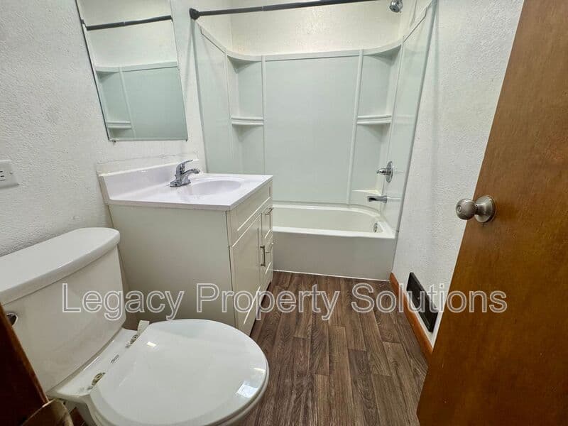 Bismarck House: 612 N 19th St