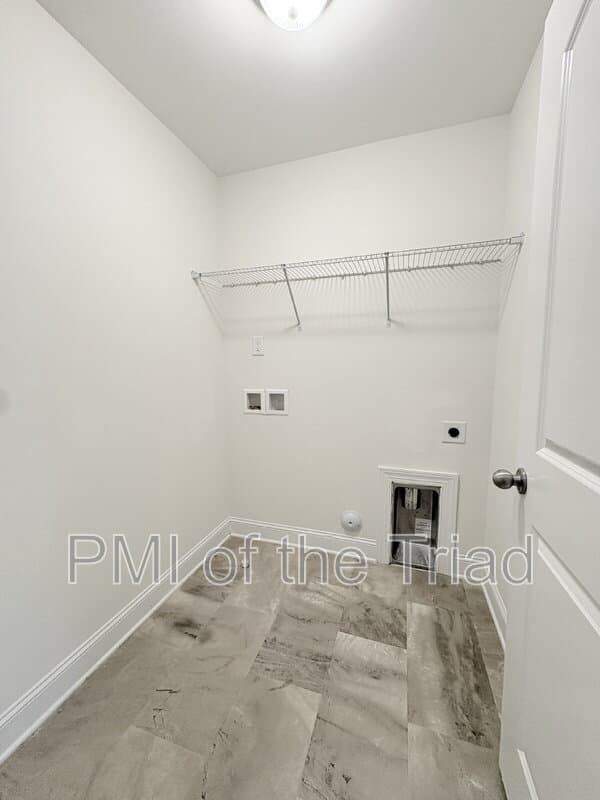 Walkertown Townhome: 2974 York Place Dr