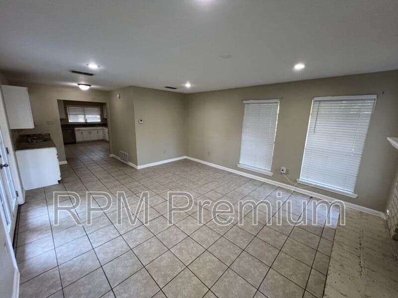 Baton Rouge House: 3280 Crestaire Dr