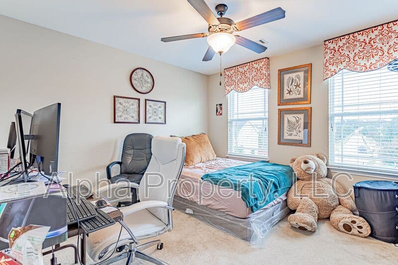 Greer House: 3 Keelin Ln