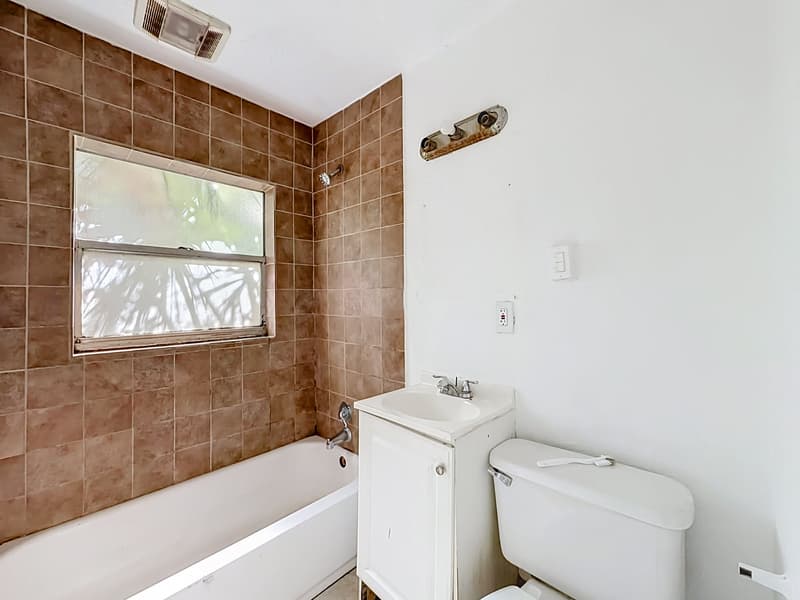 St. Petersburg House: 835 16th Avenue South