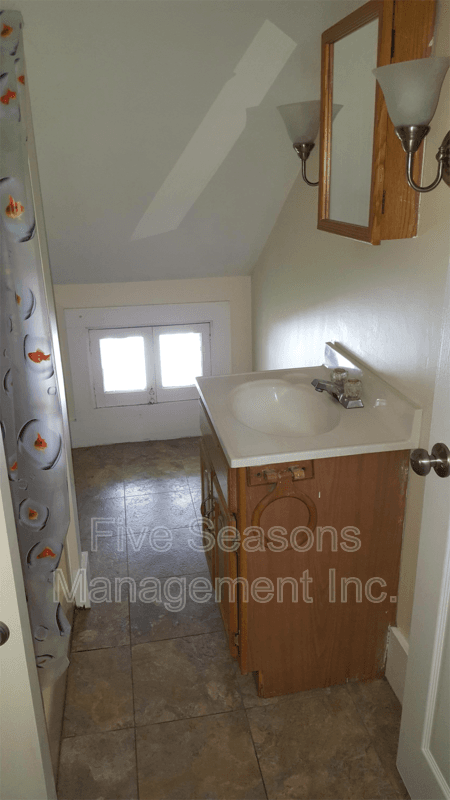 Burlington Condo: 80 Chase Street