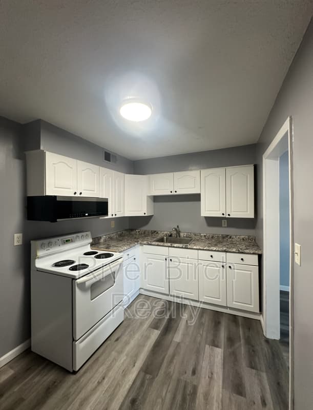 Springfield Condo: 1600 South 6th Street - 2