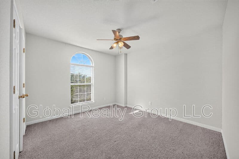 San Antonio House: 20614 Cliff Park Ln