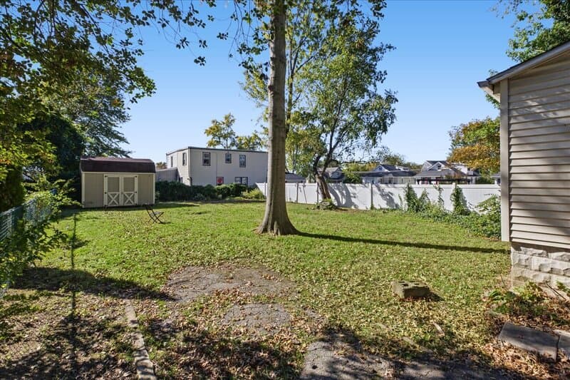 Audubon Condo: 504 Cedarcroft Ave. - C