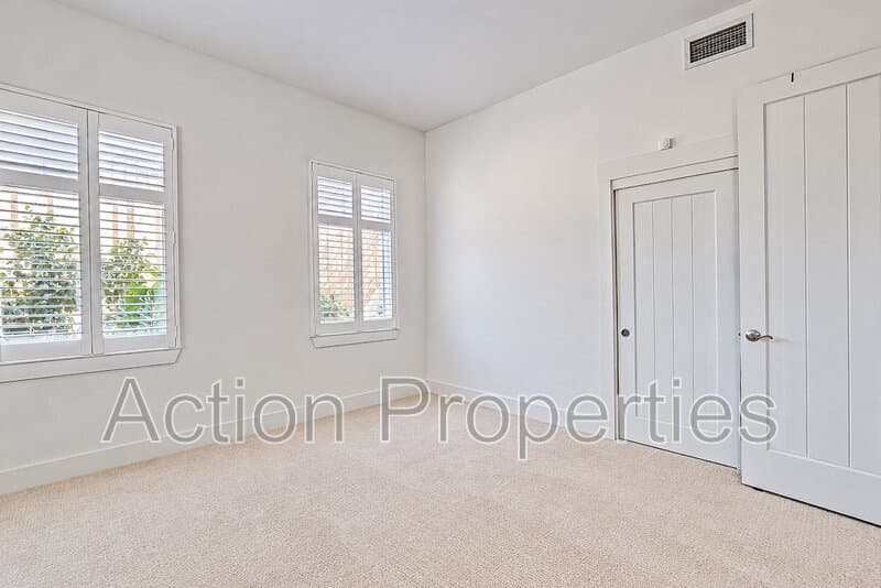 Los Altos Condo: 5100 El Camino Real