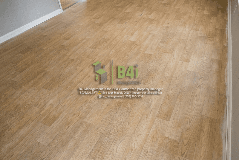 Riverdale House: 6967 Dell Court