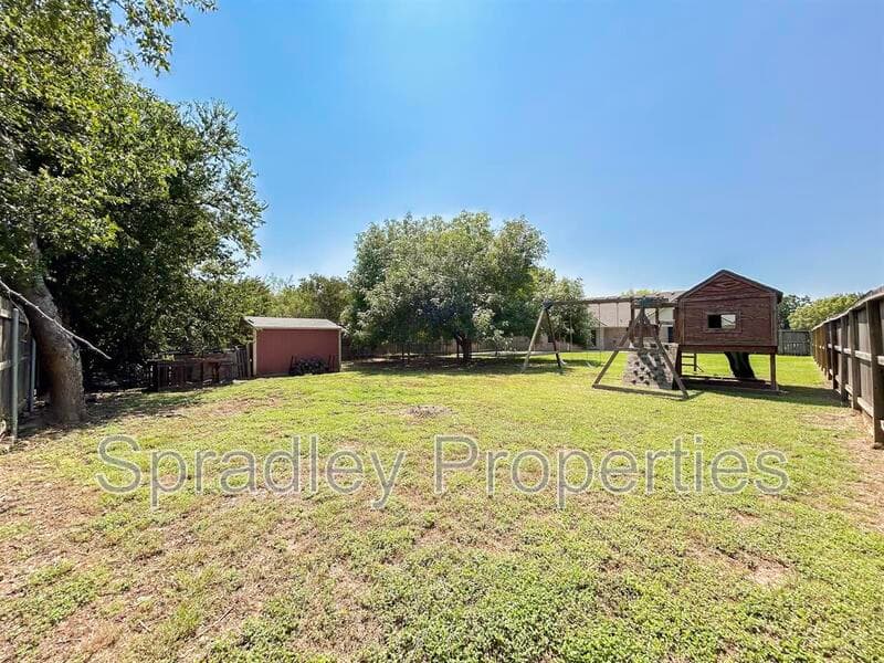 Temple House: 8812 Laurel Ridge