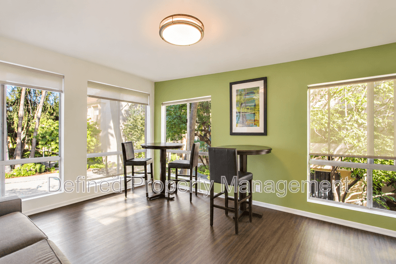 Sherman Oaks Condo: 4701 NATICK AVE