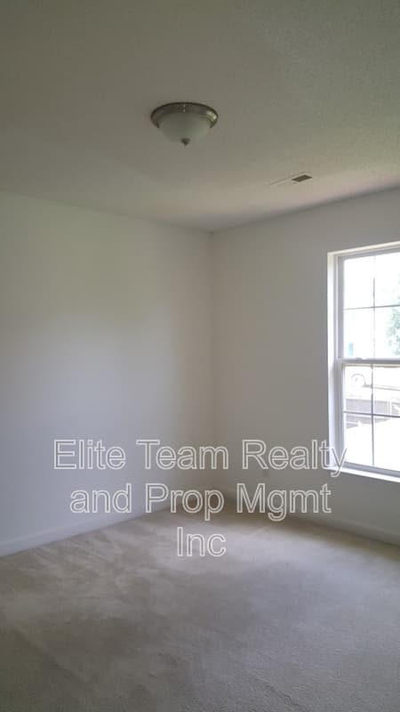 Charlotte House: 8209 Lamplighter Pl