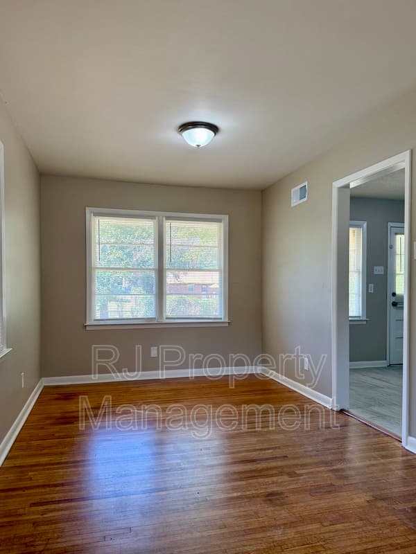 Memphis House: 3307 Frayser View Dr