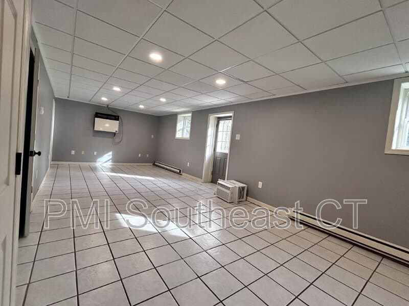 Mystic House: 250 Capstan Ave