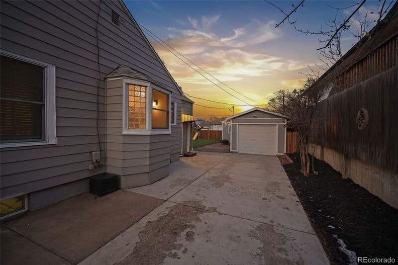 Englewood House: 3726 S Sherman St
