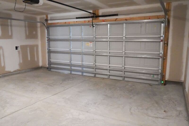 Bloomingdale House: 418 Coconut Dr