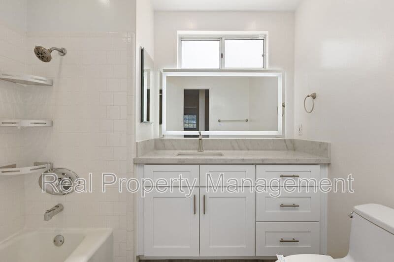 Carlsbad House: 3250 Westwood Drive