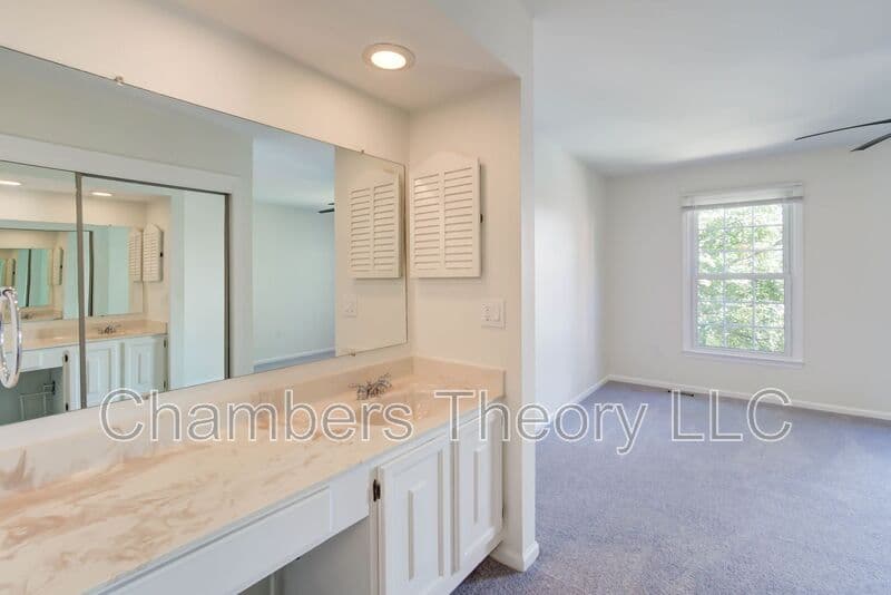 Arlington Condo: 2412 S. Walter Reed Dr