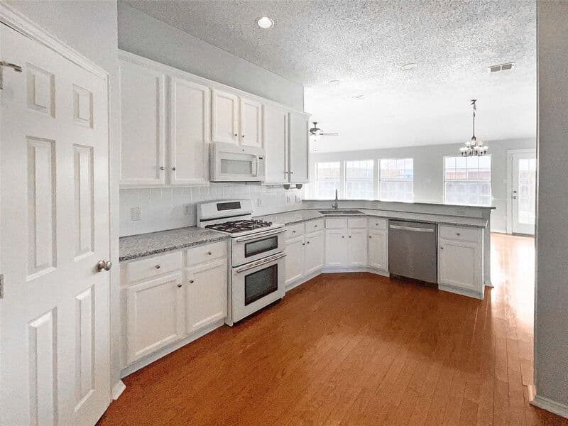 Lewisville House: 1216 Longhorn Dr