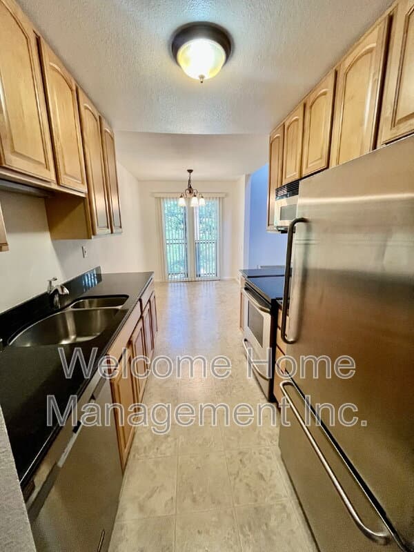 Walnut Creek House: 1240 Walker Ave