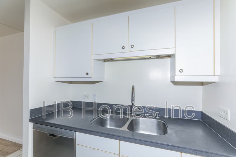 Honolulu Condo: 725 Kapiolani Boulevard #2402 - 1