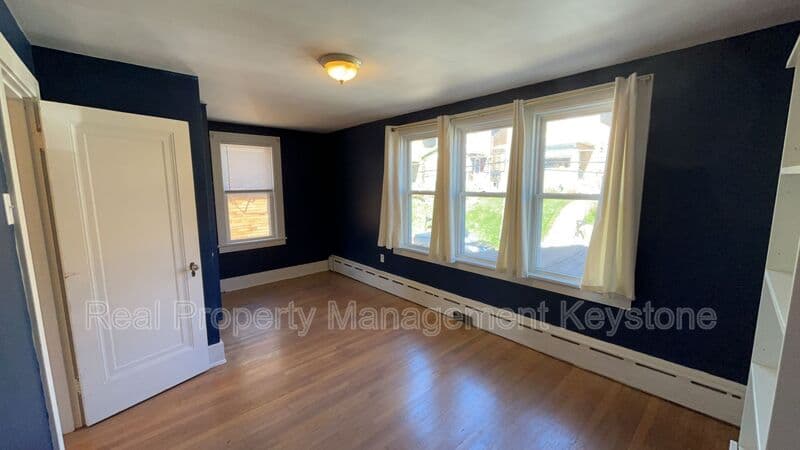 Pittsburgh House: 1428 Bellaire Place