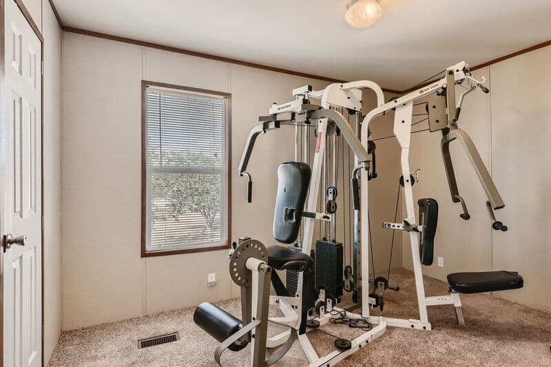 Dale House: 517 Crossroads Drive