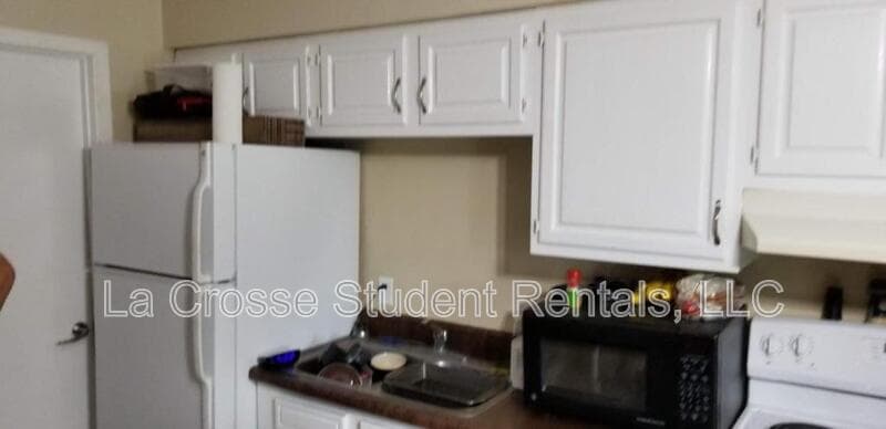 La Crescent Apartment: 619 Welshire Drive