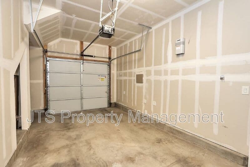 Sacramento House: 340 1st Avenue